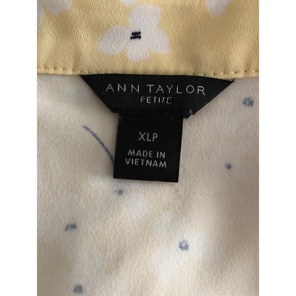 Ann Taylor Petite Women's XLP Floral Pin Tuck Flutter Sleeve Pop-Over Top Yellow - Picture 6 of 7